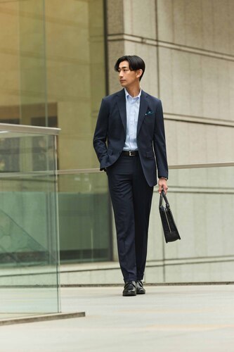 スーツ紺